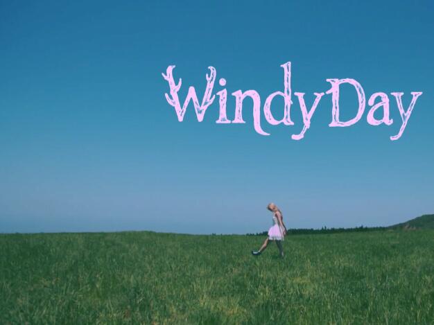 是不是就可以抱紧你：《Windy Smiling》